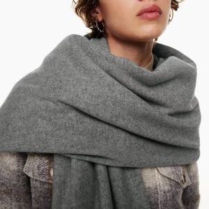 Wilfred Classic Wool Scarf, Grey